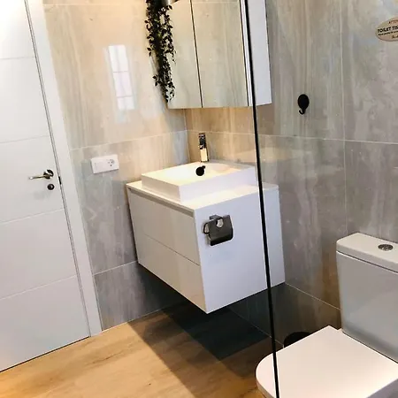 Stunning 2 Bed 2 Bath Apt Pdc With Free Wifi *